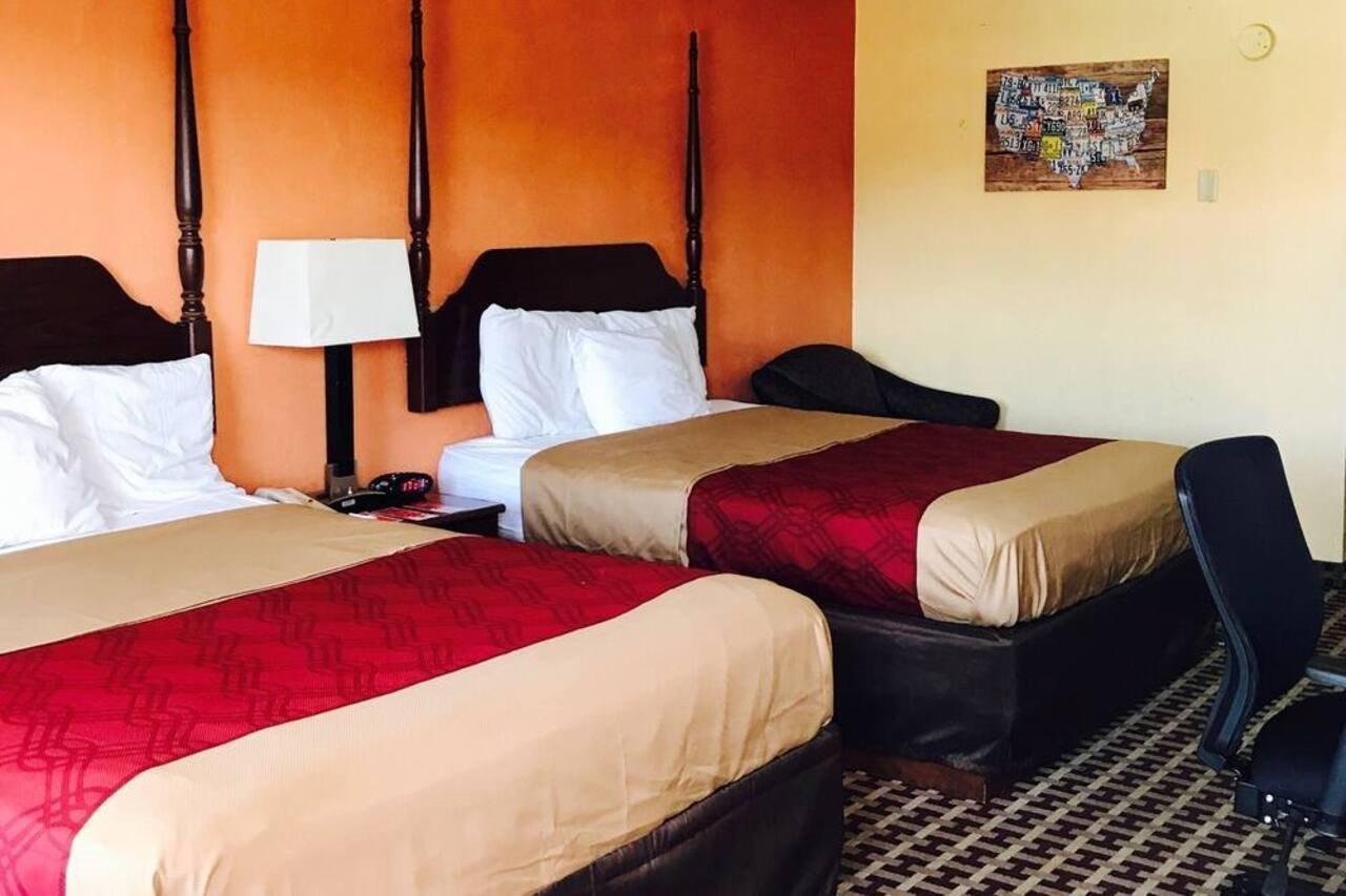 Milan Inn & Suites Экстерьер фото