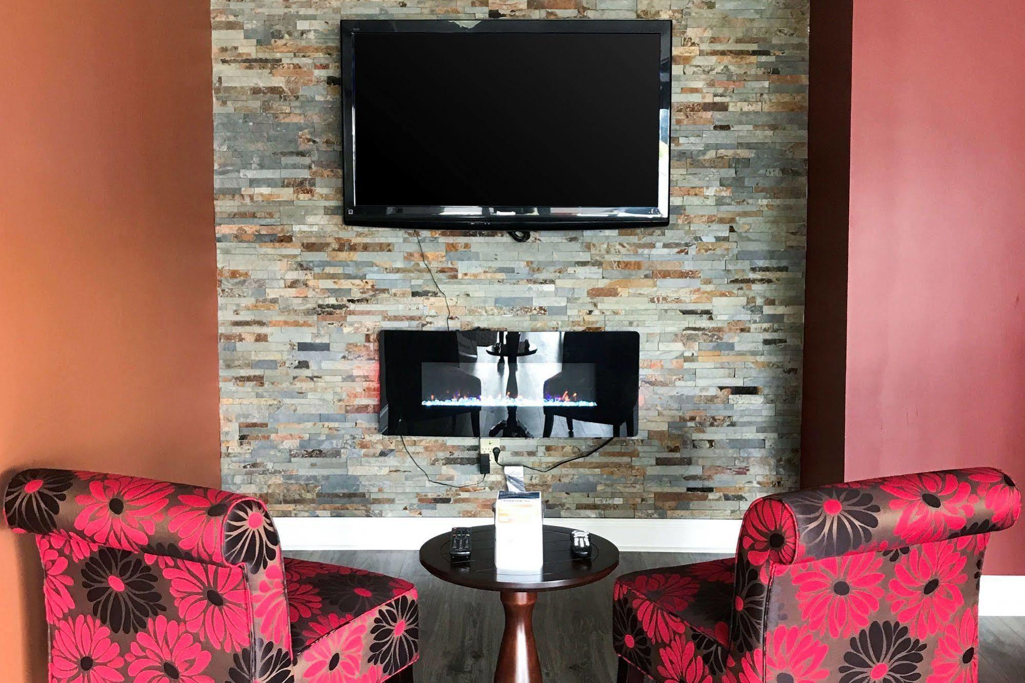 Milan Inn & Suites Экстерьер фото