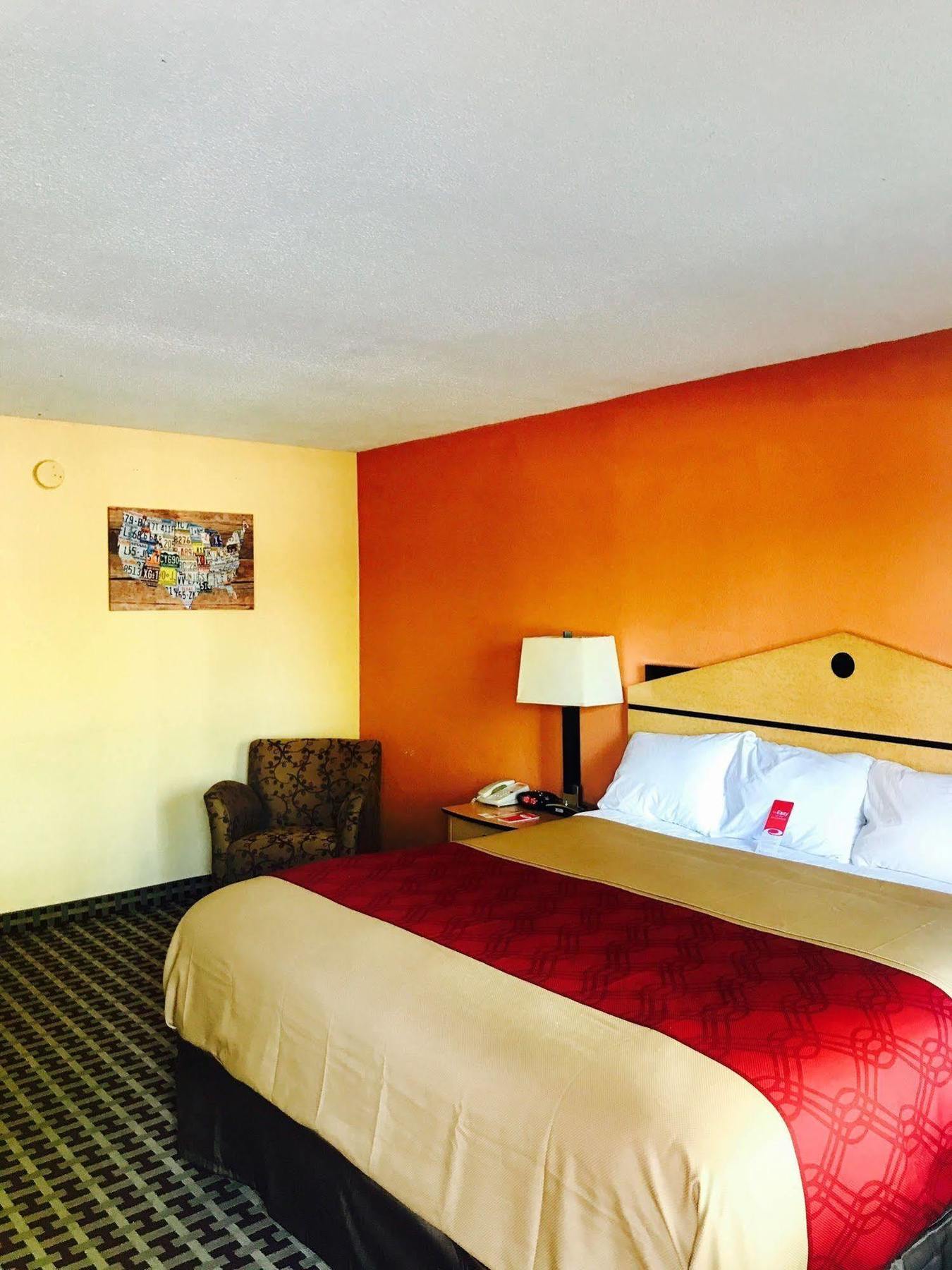 Milan Inn & Suites Экстерьер фото