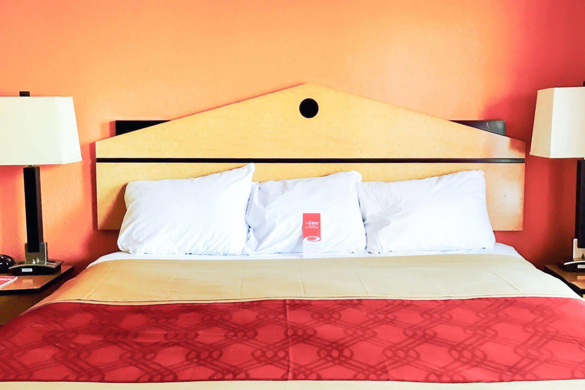 Milan Inn & Suites Экстерьер фото