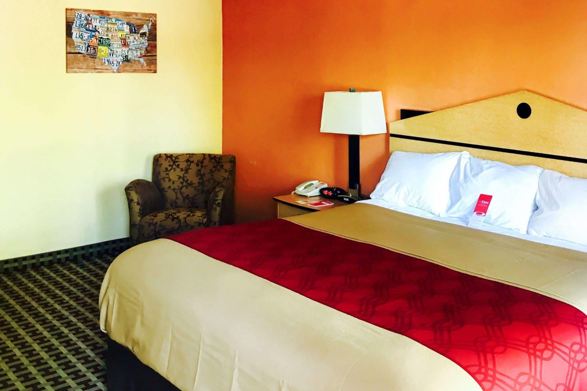 Milan Inn & Suites Экстерьер фото